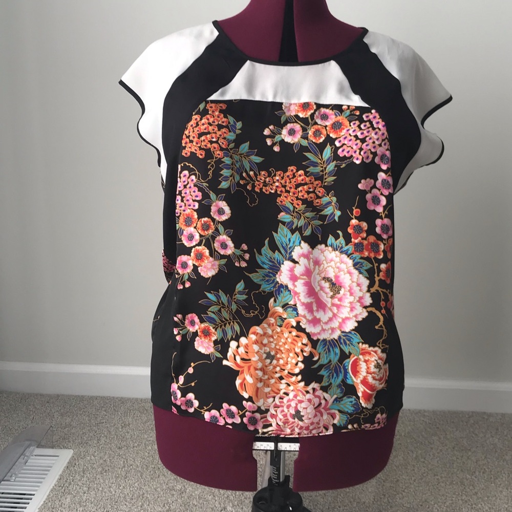 Romeo & Juliet Asian Print Blouse VGUC